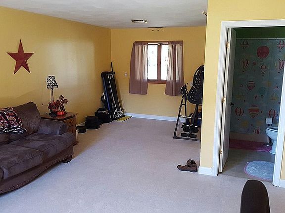 Whit walls now &  grey vinyl