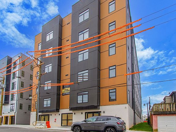 2nd image of 3315 Melon St #B
