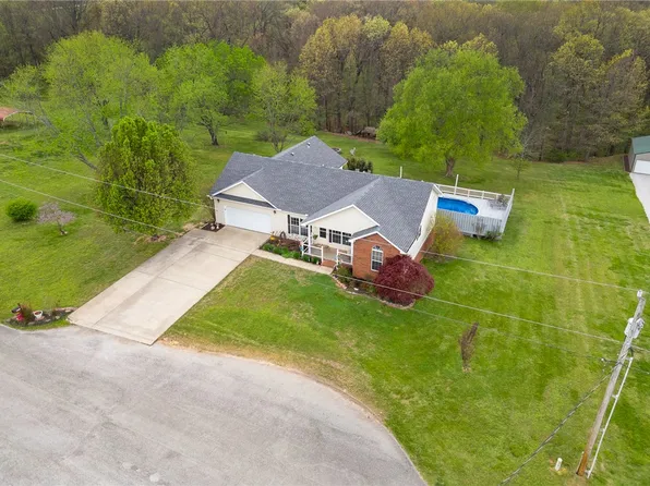 3999 Turnbury Dr, Harrison, AR 72601