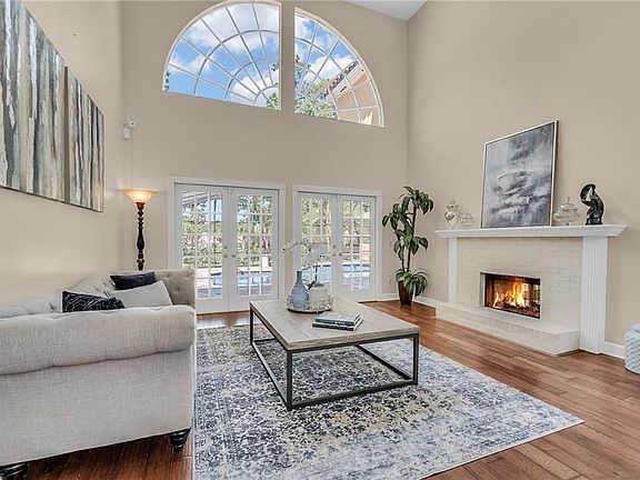 3rd image of 176 Vista Oak Dr