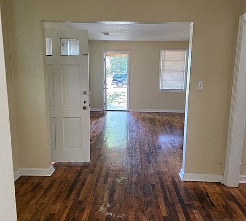 5th image of 2443 S Lumpkin Rd