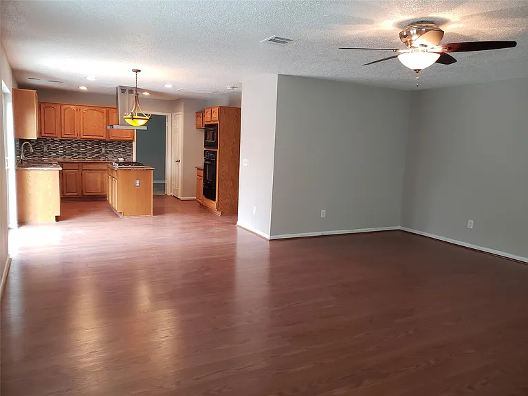 8714 Warrenford Dr — Photo 7