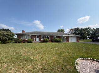 639 Mason Dixon Rd, Greencastle, PA 17225