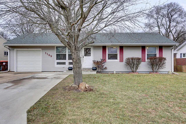 1169 Englewood Dr photo 1