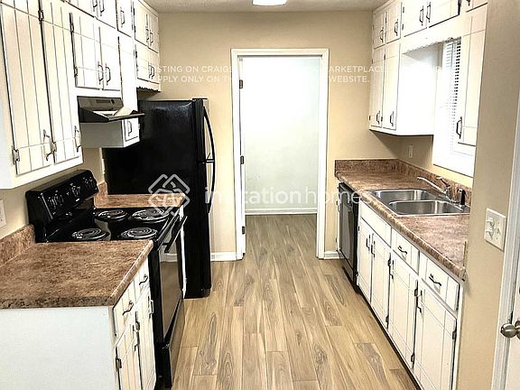 5th image of 3232 Summer Wood Cir