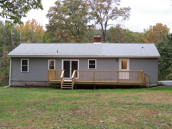 3rd image of 5 Collins Ln