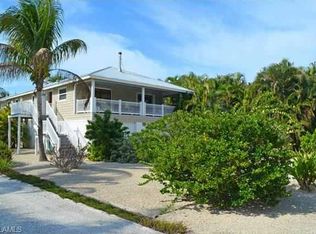 5814 Lauder St, Fort Myers Beach, FL 33931