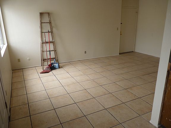 4th image of 4258 49th St APT 3
