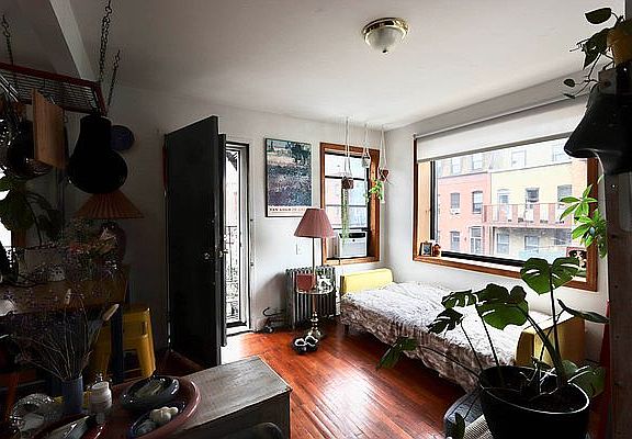 2nd image of 743 Driggs Ave #2