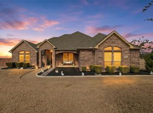 5660 Posada Dr, Crowley, TX 76036