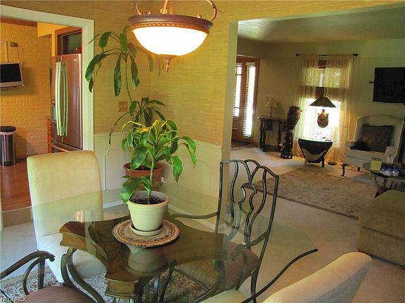 4th image of 1120 Romayne Dr