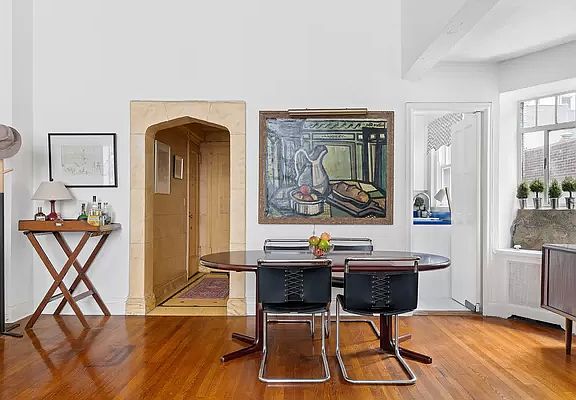4th image of 71 E 77th St APT 4B