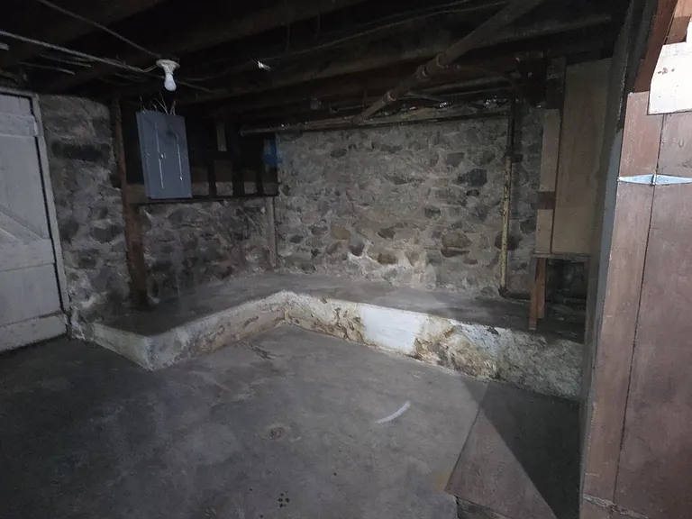 201 N Chestnut St #205 — Photo 18