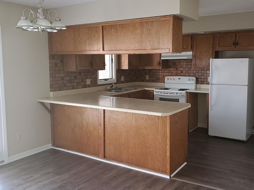 1st image of 1655 Foxhaven Dr #110