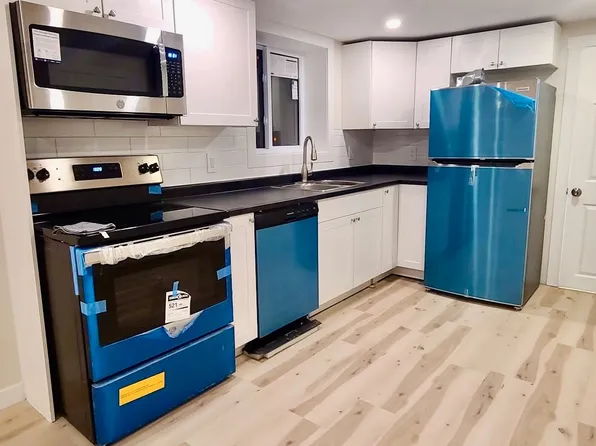 43 2nd Ave, Quinte West, ON K8V 5M5