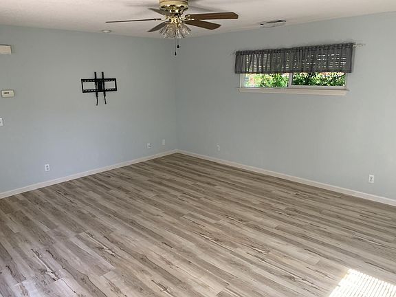 2nd image of 310 El Vista Ave