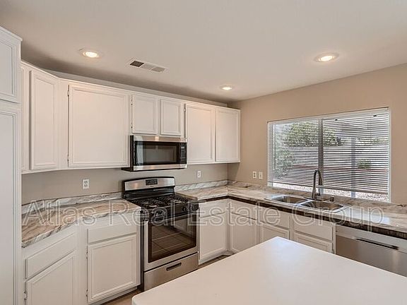 4th image of 2028 Fountain Valley Way