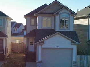 718 25th St, Wainwright, AB T9W1V8