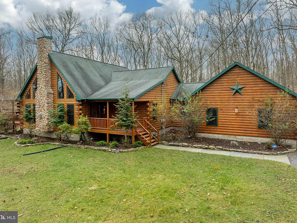 1212 Acacia Dr