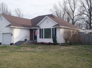 1307 E 15th St, Lamar, MO 64759