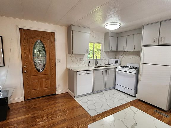 2nd image of 417 Westacre Rd Space 45