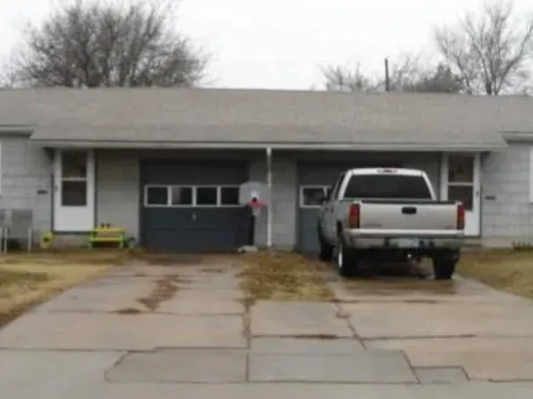 1227 N School St, Augusta, KS 67010