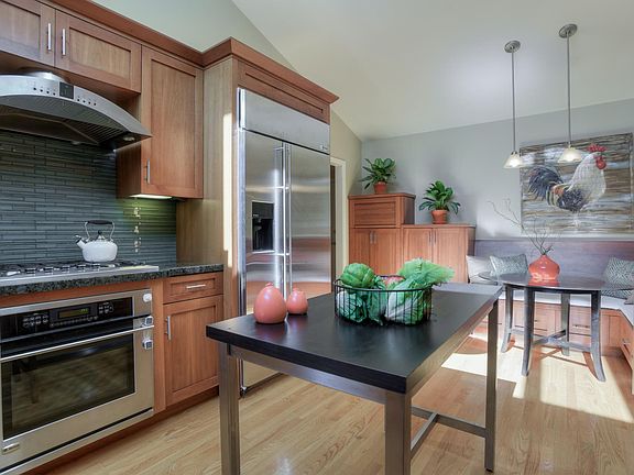 4th image of 36 Pinehurst Ln