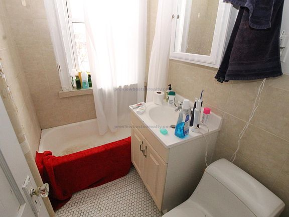 5th image of 1637 Commonwealth Ave #101