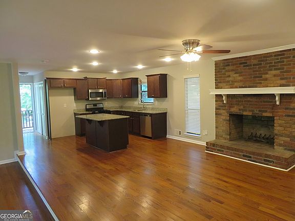 5th image of 920 New Hope Rd SW