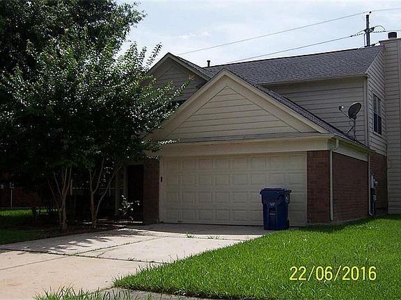 3rd image of 13943 Fair Park Dr
