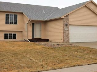 7459 W Legacy Ct, Sioux Falls, SD 57106
