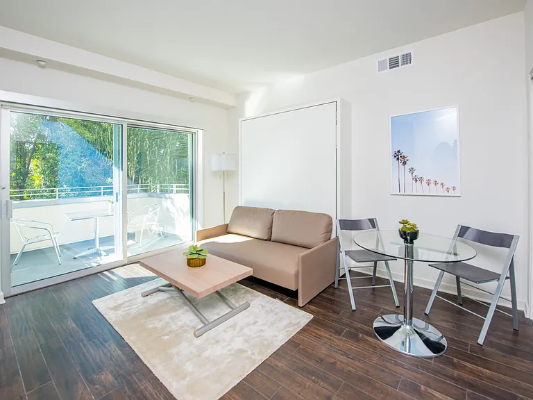 10599 Wilshire Blvd — Photo 24