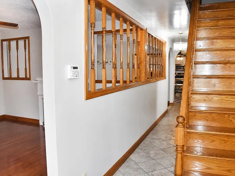 137 Cross St — Photo 4