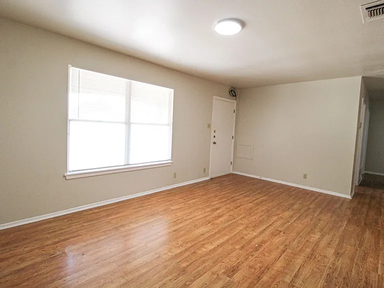 4102 Waikiki Dr — Photo 5