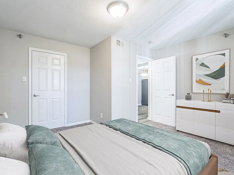 The Lexington Apartments — Photo 25
