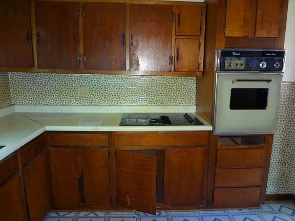 5th image of 2533 Louise St