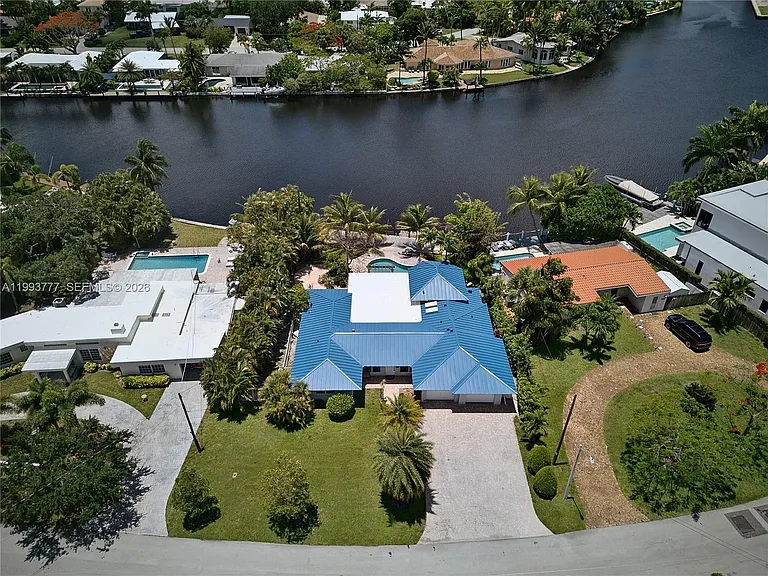 2801 Coral Shores Dr — Photo 3