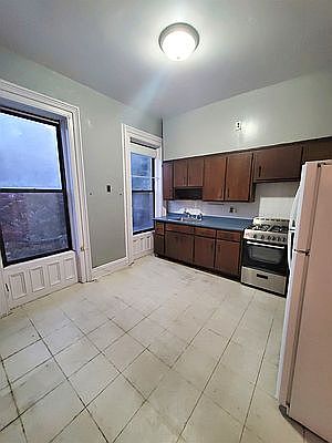 5th image of 215 Greene Ave Floor 2