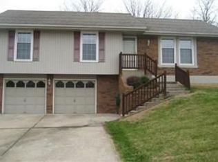 7916 N Garfield Ave, Gladstone, MO 64118