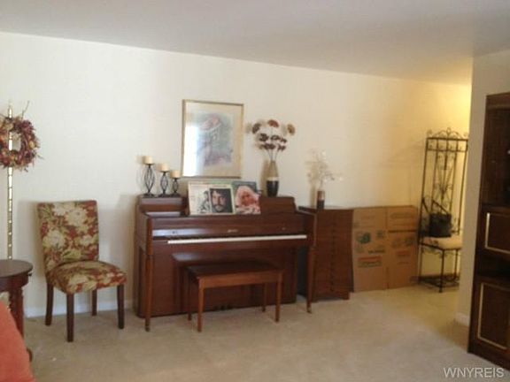 5th image of 65 Guilford Ln APT 7