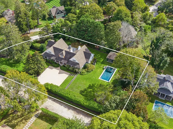 18 Ochre Ln, Southampton, NY 11968