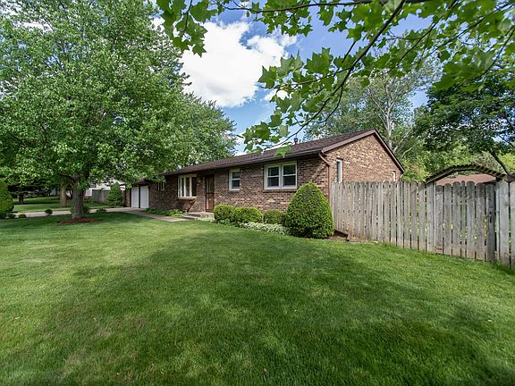 3rd image of 4415 Scenic Dr