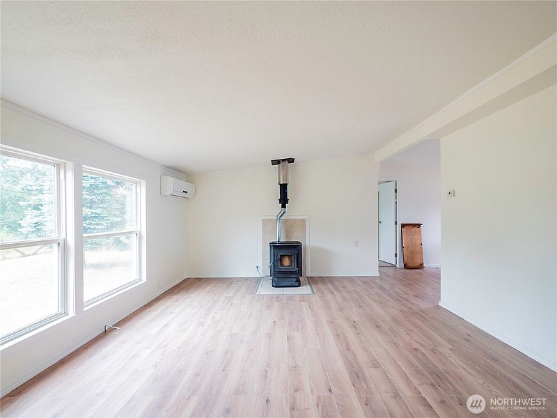 5th image of 8903 336th Street S