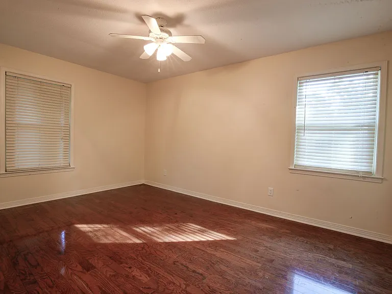 505 Evergreen St — Photo 11