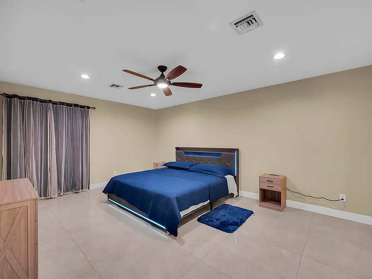 1037 SW Payne Ave — Photo 19