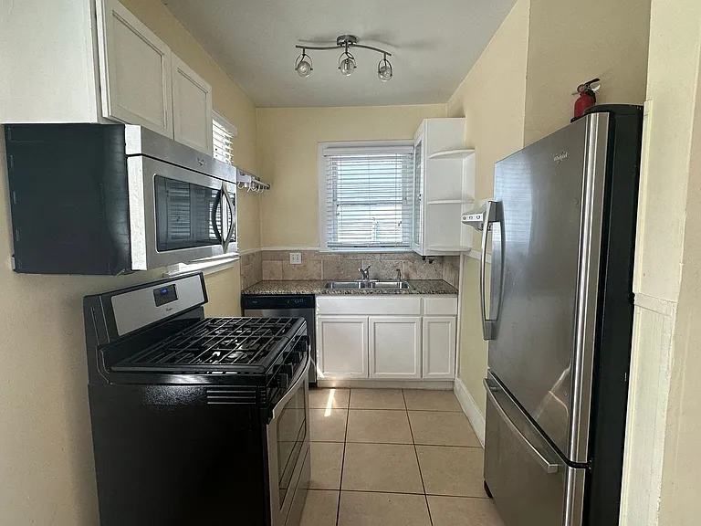 1803 Nueces St — Photo 27