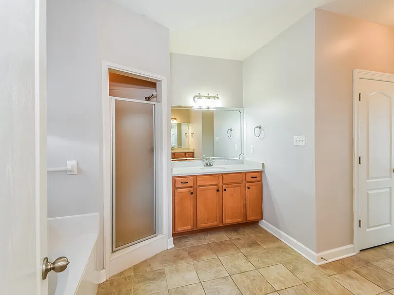 1275 Heritage Lake Dr — Photo 11