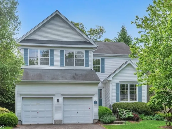 98 Glen Rock Rd, Cedar Grove, NJ 07009