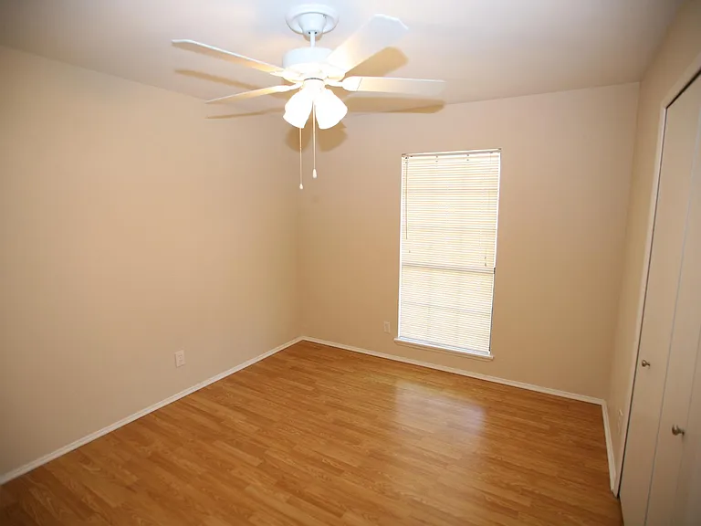 1332 Milford Dr — Photo 10