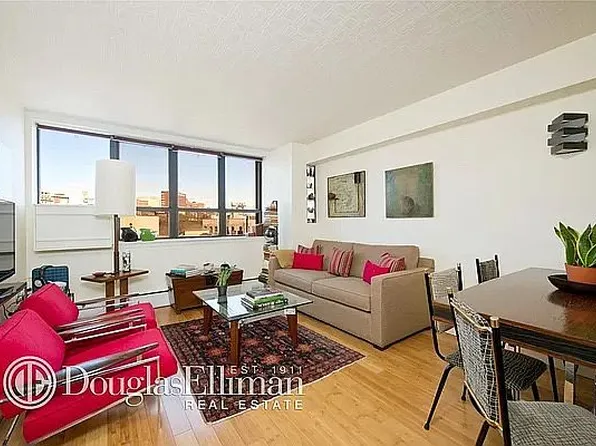 301 Cathedral Pkwy #7E, New York, NY 10026